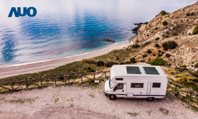 「可撓輕量化太陽光電板SunCurva」使用輕量特殊耐候型複合板取代傳統太陽能板的玻璃前板，不僅降低70%重量，每米平方僅3Kg；具有抗衝擊性能及通過電磁相容性測試，可應用於交通運輸工具，如露營車、遊艇等